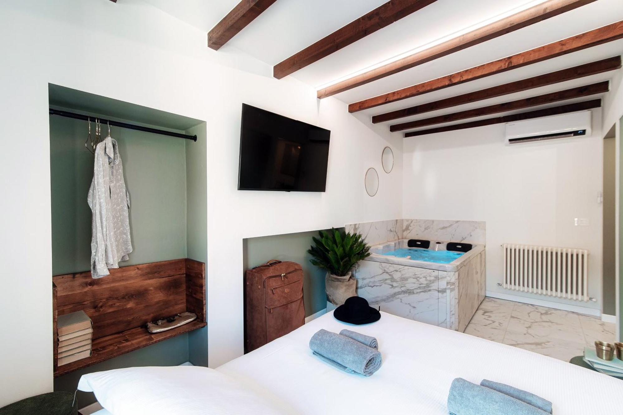 Sahara & Amazzonia Luxury Rooms- The House Of Travelers Комо Екстер'єр фото