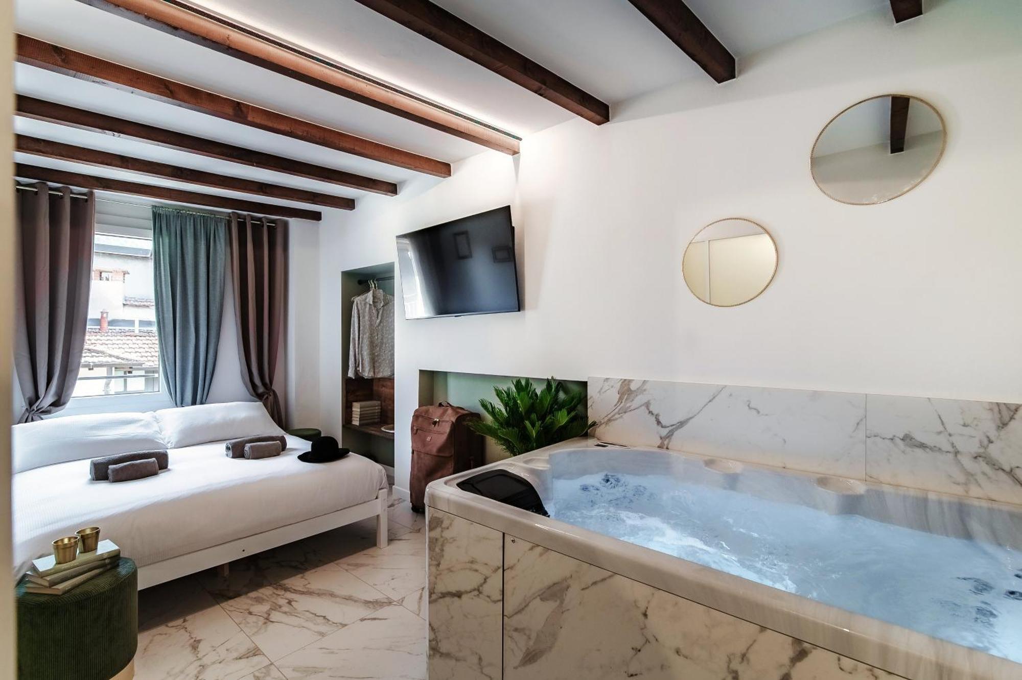 Sahara & Amazzonia Luxury Rooms- The House Of Travelers Комо Екстер'єр фото