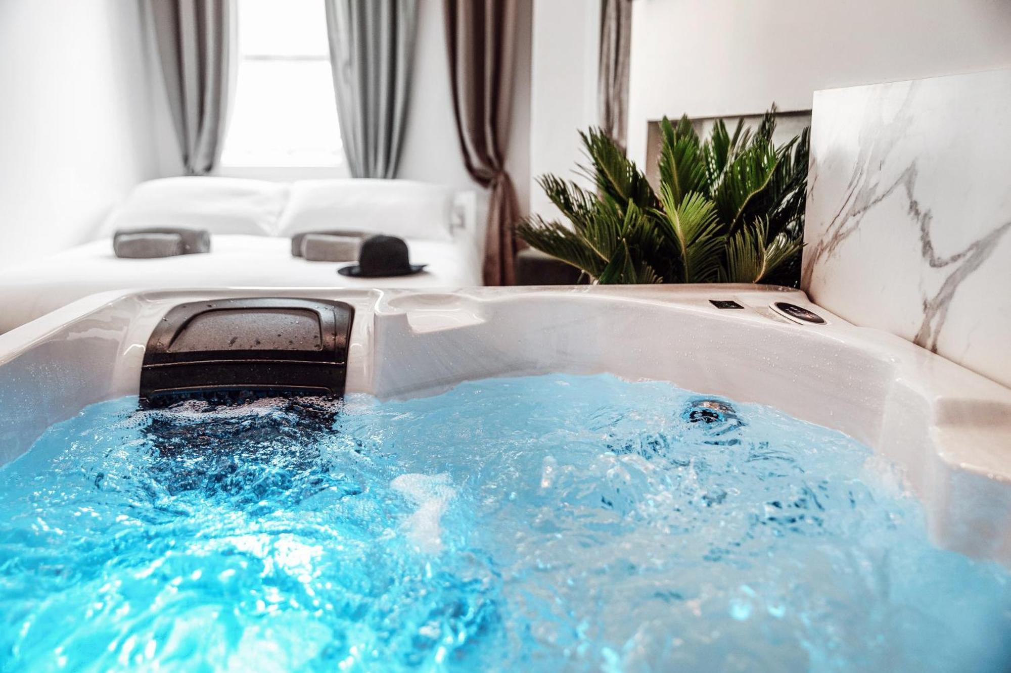 Sahara & Amazzonia Luxury Rooms- The House Of Travelers Комо Екстер'єр фото