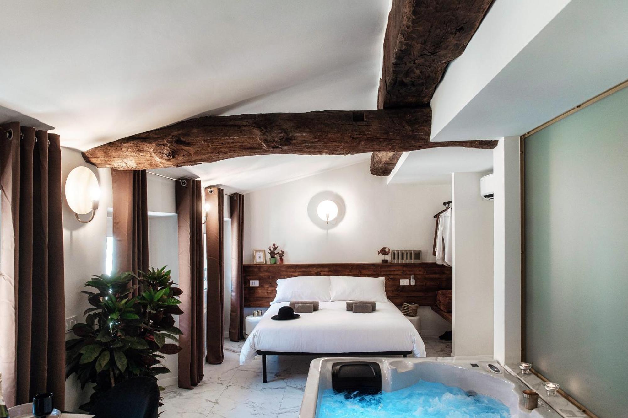 Sahara & Amazzonia Luxury Rooms- The House Of Travelers Комо Екстер'єр фото